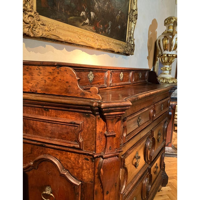 Baroque 17th Century Italian Walnut Baroque Chest of Drawers with Bronze Handles For Sale - Image 3 of 17