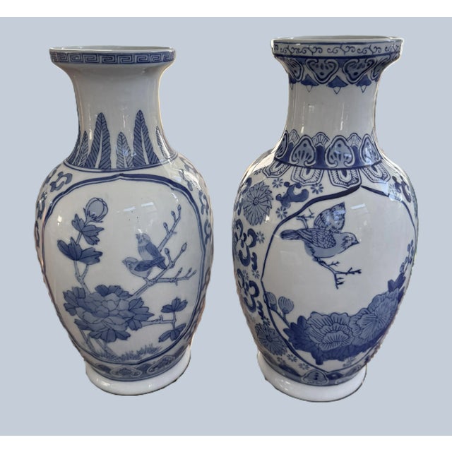 Large Vintage Pair of Chinoiserie Blue & White Chinese Vases For Sale In New York - Image 6 of 10