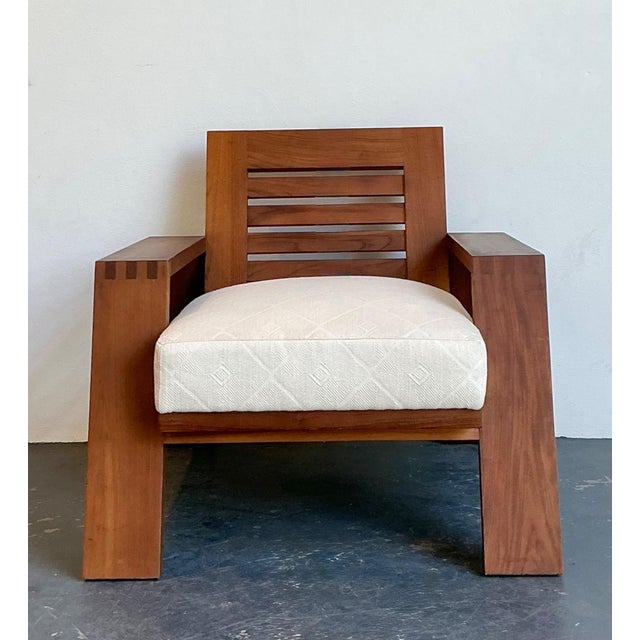 This vintage “Modern Desert” club chair by Ralph Lauren reflects the brand’s mastery of blending modern architecture with...