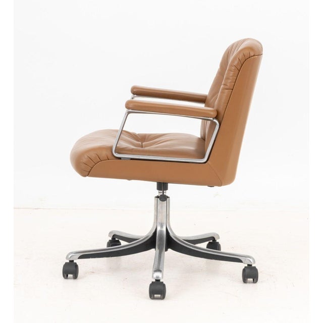 Osvaldo Borsani Swivel Office Chair, Ca. 1970 For Sale In New York - Image 6 of 7