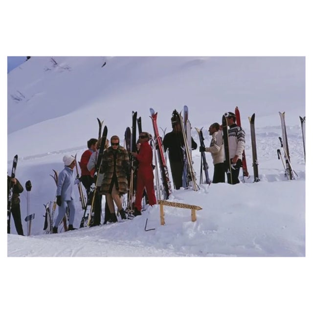 Slim Aarons, Skiers at Gstaad, Estate Stamped Photographic Print, 1969 / 2020s For Sale