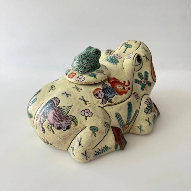 Late 20th Century 1970s Mid Century Chinese Ceramic Frog Lidded Box For Sale - Image 5 of 10