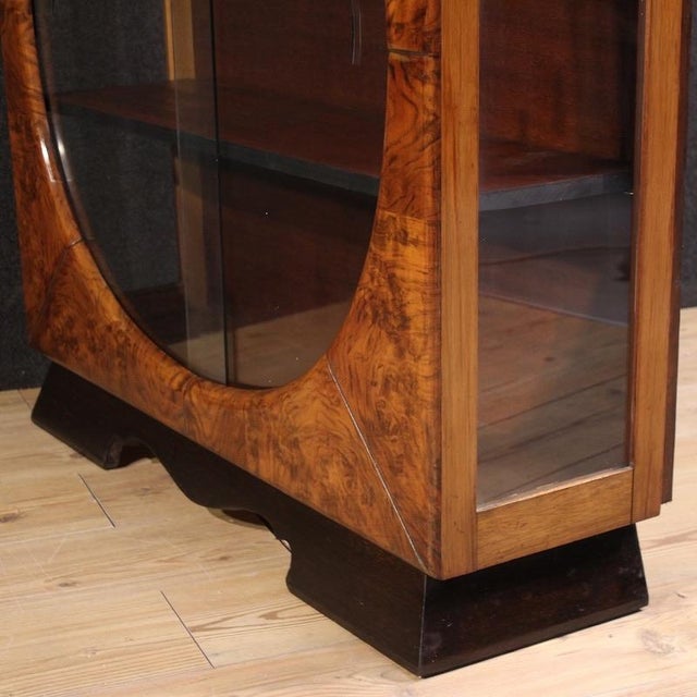 20th Century Italian Walnut Display Cabinet, 1930s For Sale - Image 4 of 13
