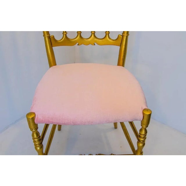 Hollywood Regency 1960s Vintage Gilt Wood Chiavari Side Chair For Sale - Image 3 of 13