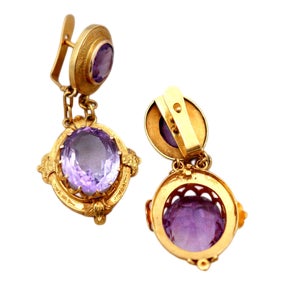 18 Karat Gold Earrings with Reliefs, Set of 2 For Sale