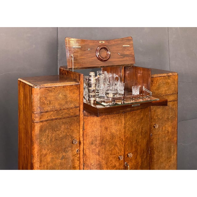 English Cocktail Bar or Drinks Cabinet From the Art Deco Era For Sale - Image 11 of 18