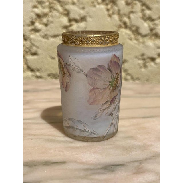 Artist: Daum Period: 20th century Style: Art Nouveau Condition: Excellent condition Material: Glass paste Reference:...