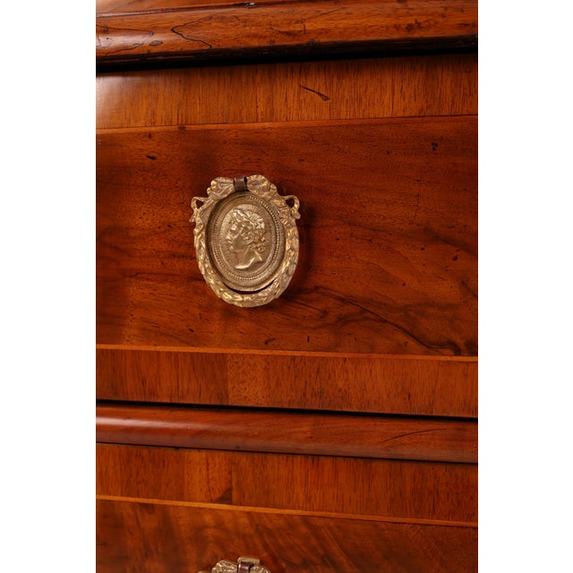 Wood Antique Chest of Drawers in Walnut, 1790 For Sale - Image 7 of 18