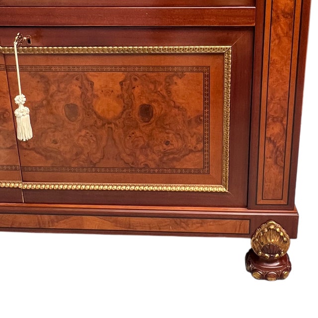 Luxury Marzorati Italian 3-Door Vitrine Cabinet With Gilt Details, Lighting & Mirrored Back For Sale - Image 9 of 12