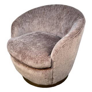 Vintage Modern Barrel Swivel Accent Chair in Blush Textured Velvet For Sale