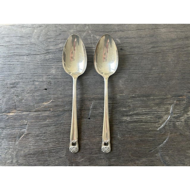 1847 Rogers Bros Eternally Yours Silverplate Flatware Set of 52 With Case For Sale - Image 9 of 10