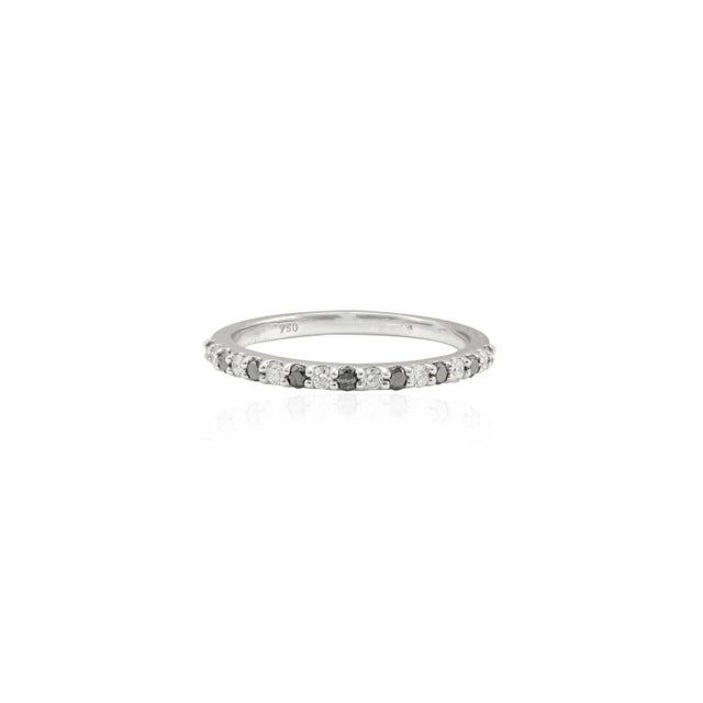 Alternative Black & White Diamond Eternity Wedding Band Size 7 For Sale - Image 4 of 8