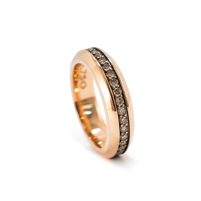 Modern Men’s David Yurman Beveled 18k Rose Gold 0.87ctw Cognac Diamonds 6mm Band Ring, Size 8 For Sale - Image 3 of 8