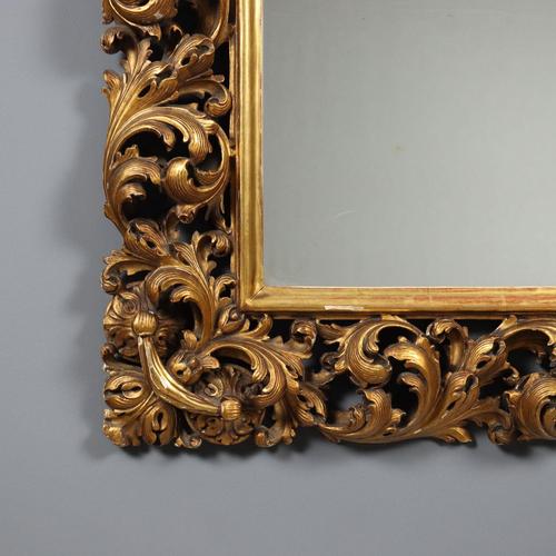 Baroque Style Mirror in Carved and Gilded Wood For Sale - Image 5 of 12