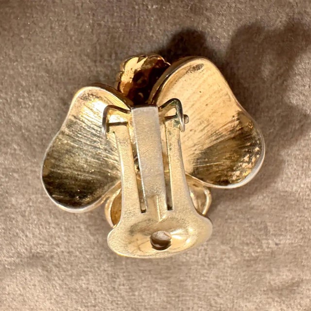 Metal 1970s Costume Jewelry Brilliant Red Clip-on Earrings by Valentino For Sale - Image 7 of 12