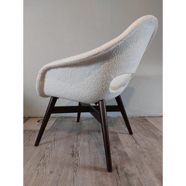 Vintage Shell Armchairs in White Curly Fabric by Miroslav Navratil for Cesky Nabytek, Czech, 1960s, Set of 2 For Sale - Image 10 of 13