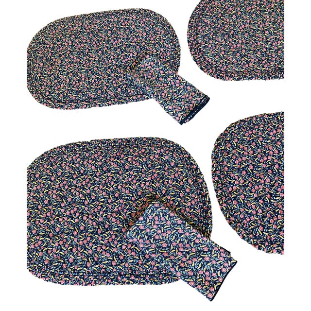Floral Placemats and Napkins in the style of Laura Ashley or Liberty of London, service for 6. Placemats are oval (18.5"...