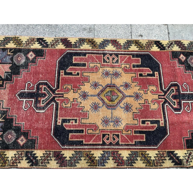 Vintage Handmade Turkish Wool Rug - 4′2″ × 8′7″ For Sale - Image 6 of 11