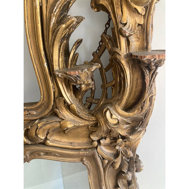 French Louis XV Gilt Carved Wood Wall Shelf With Porcelain Stands For Sale In Los Angeles - Image 6 of 11
