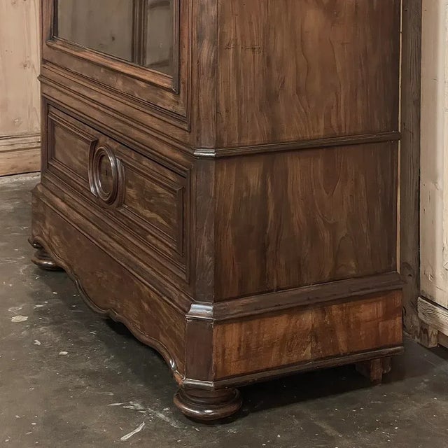19th Century French Louis Philippe Bookcase ~ Display Armoire For Sale - Image 11 of 12