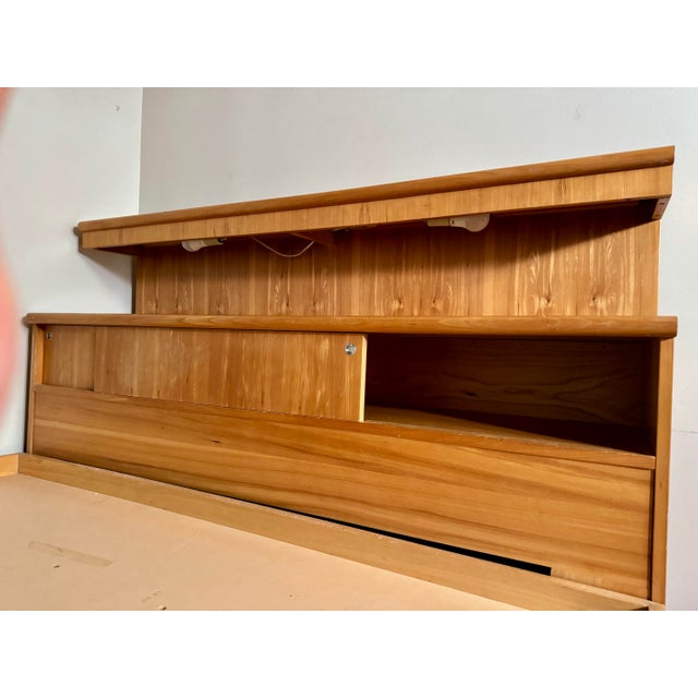 Brown 1970s Solid Birch Queen Sized Floating Platform Bed With Illuminated Headboard by Thomasville For Sale - Image 8 of 12
