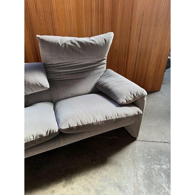 Maralunga 2-Seater Sofa by Vico Magistretti for Cassina, 1970s For Sale - Image 6 of 8