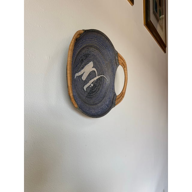 Blue 1980’s Jensen Art Studio Stoneware Wall Plate / Bowl With Woven Wicker Handles For Sale - Image 8 of 12