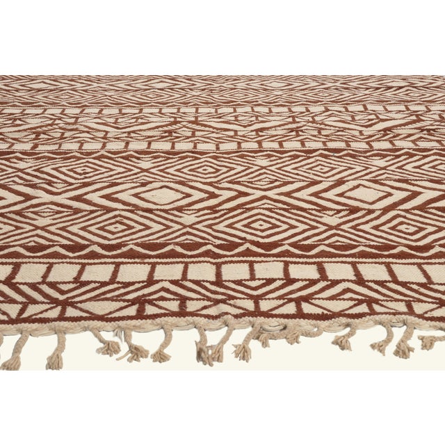Berber Tribes of Morocco Modern Taznakht Glaoui Moroccan Rug, 08'07 X 13'00 For Sale - Image 4 of 10