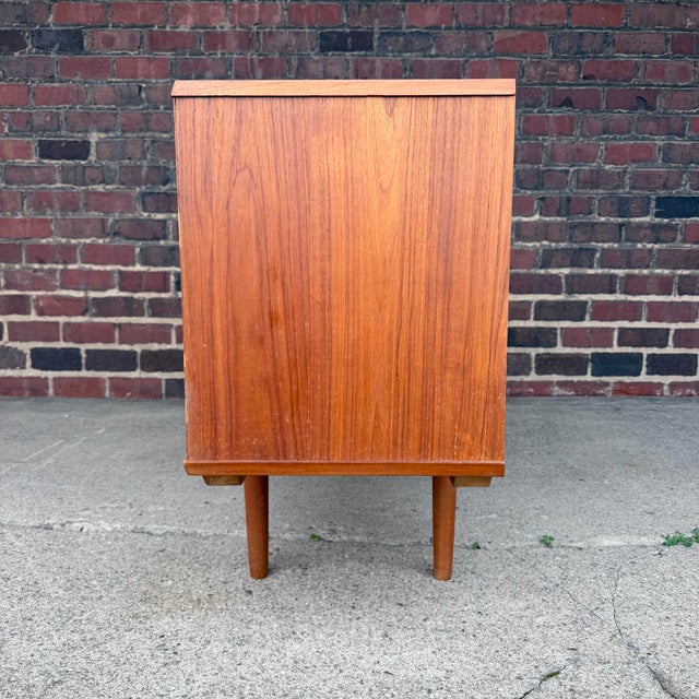 Wood Mid Century Modern Teak Credenza For Sale - Image 7 of 11