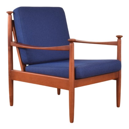Mid-Century Modern Danish Lounge Chair, 1960s For Sale