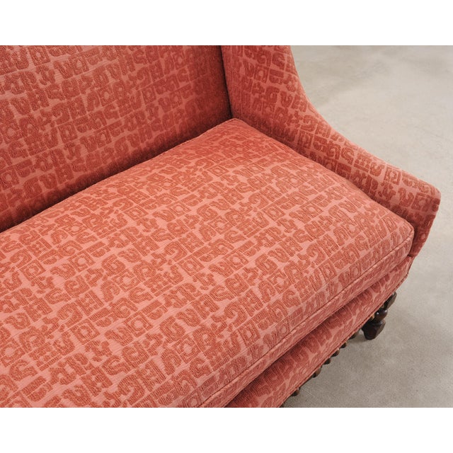 English William and Mary Baroque Style Camel Hump Back Settee For Sale - Image 13 of 18