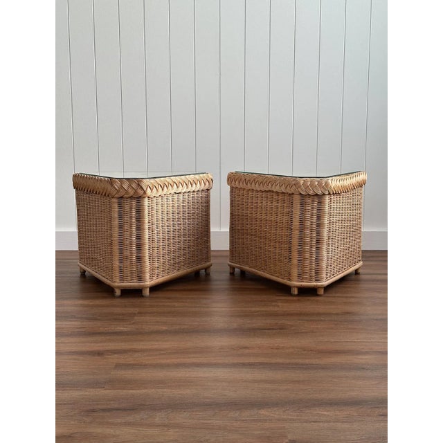 Mediterranean Vintage Coastal Brown Jordan Braided Rattan Triangle Side Tables, Pair For Sale - Image 3 of 17