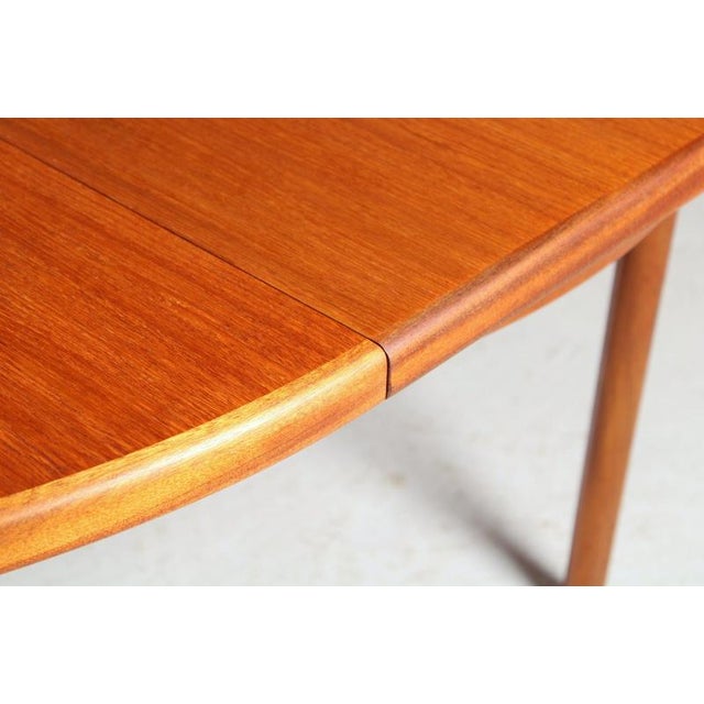 Mid-Century Round Extending Teak Dining Table from McIntosh, 1970s For Sale - Image 9 of 13