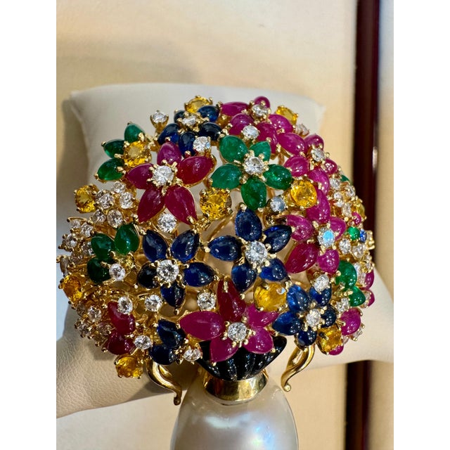 Estate Ruby Sapphire Emerald Diamond & Pearl 18 K Gold Flower Basket Brooch/ pin For Sale - Image 4 of 18