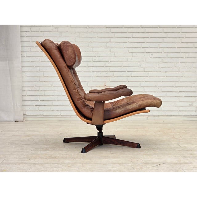 1960s Scandinavian Swivel Armchair in Brown Furniture Leather, 1960s For Sale - Image 5 of 16