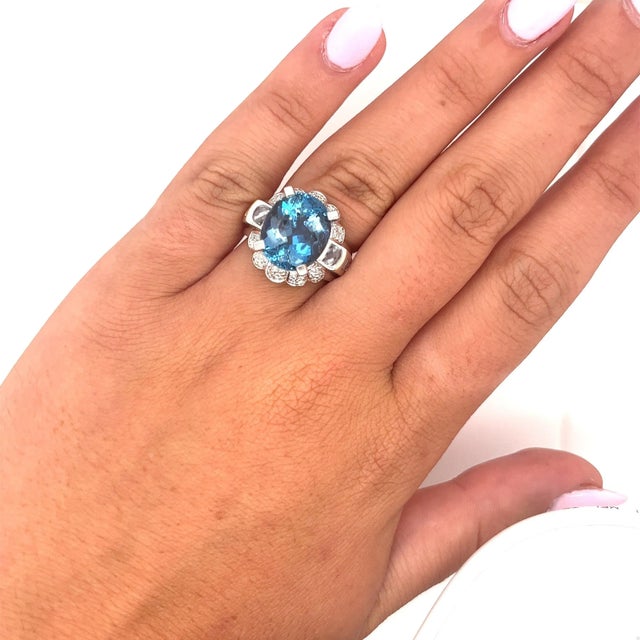 GIA Certified Oval Cut 9.5 Carat Natural Aquamarine Vintage Retro Ring, Size 8 For Sale In Miami - Image 6 of 7