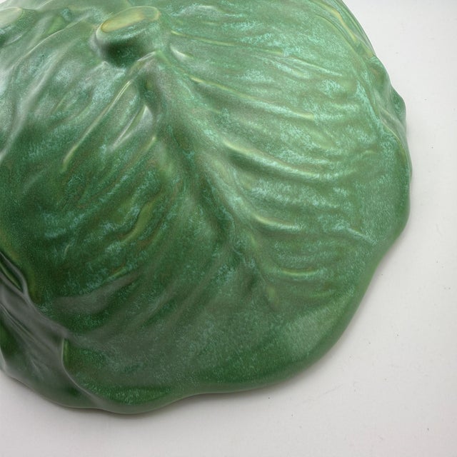 1980s Vintage 1980s Green Ceramic Cabbage Lettuceware Footed Serving Bowl For Sale - Image 5 of 8