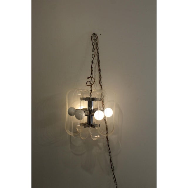 Modern Vintage Mid Century Lucite Chrome Ribbon Chandelier Pendant Light Sonneman Style For Sale - Image 3 of 11
