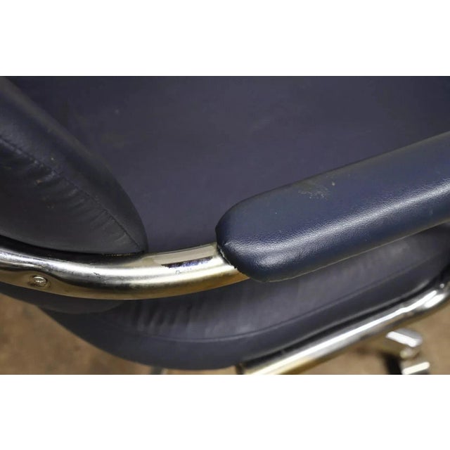 Metal Vintage Chromcraft Mid Century Modern Blue Vinyl Rolling Office Desk Chair (B) For Sale - Image 7 of 12