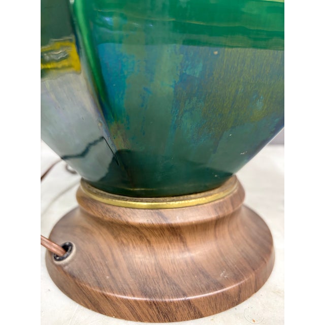 1960s Mid-Century Modern Blue & Green Teardrop Shape Drip Glaze Ceramic Table Lamp For Sale In New York - Image 6 of 7