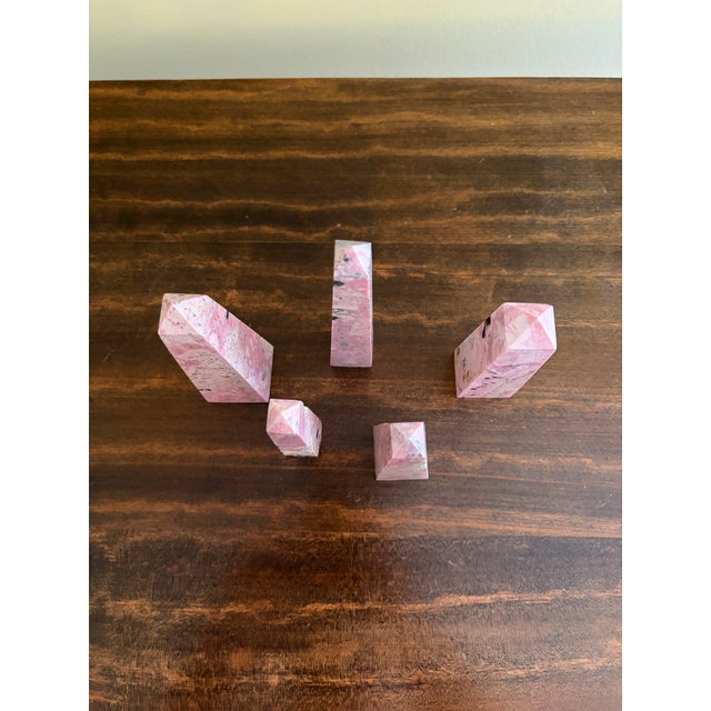 Neoclassical Grand Tour Solid Marble Pink and Cream Obelisks, Set of 5 For Sale - Image 4 of 10