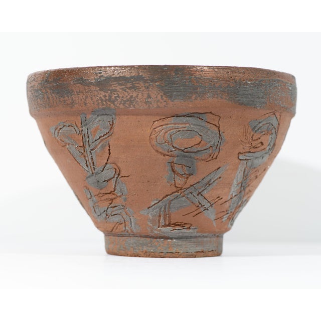 A studio pottery bowl by the American artist Becky Brown (1914-2011) of Martz Studio. Signed "Becky Brown" to the...