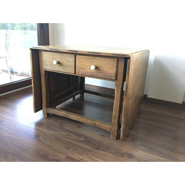 Spanish, 18th Century Drop-Leaf Table with Four Gate-Leg and Three Drawers For Sale In Miami - Image 6 of 18