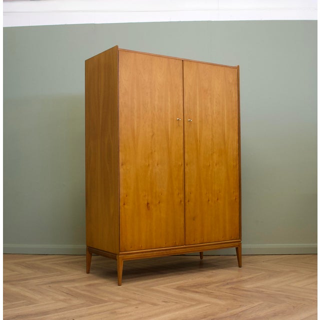 Mid-Century Modern Wardrobe in Teak and Veneer from McIntosh, 1960s For Sale - Image 4 of 10