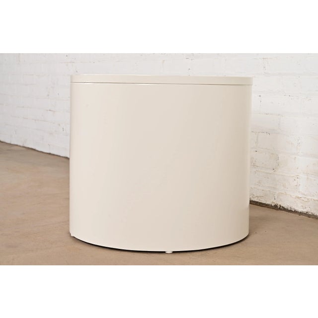 Mid-Century Modern Milo Baughman for Thayer Coggin Mid-Century Modern White Lacquered Drum Side Table, Newly Refinished For Sale - Image 3 of 9