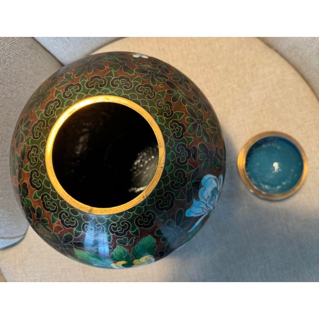 1950s Extra-Large Mid-Century Chinese Cloisonné Ginger Jar With Detailed Chrysanthemum and Plum Flower Motifs For Sale - Image 5 of 10