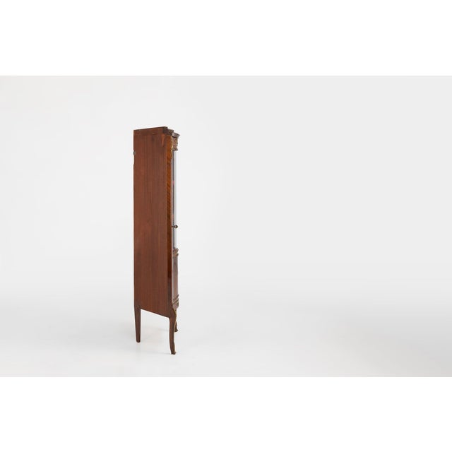 French Louis XV Style Corner Display Cabinet with Arched Glass, 1950 For Sale - Image 12 of 17