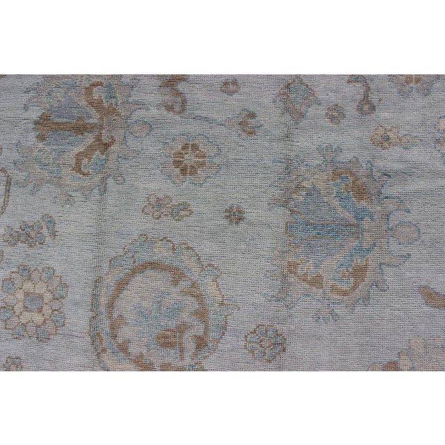 Off-white Large Turkish Oushak Rug With Neutral Color Palette by Keivan Woven Arts For Sale - Image 8 of 9