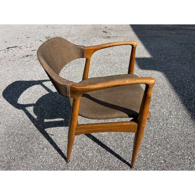 Mid-Century Modern 1950s Vintage Attributed to Gunlocke Chair Co. in Walnut For Sale - Image 3 of 13