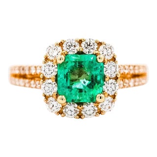 Natural 2.48 Carat TW Colombian Emerald & Diamond Halo Ring in 18K Yellow Gold 2, Size 7 For Sale